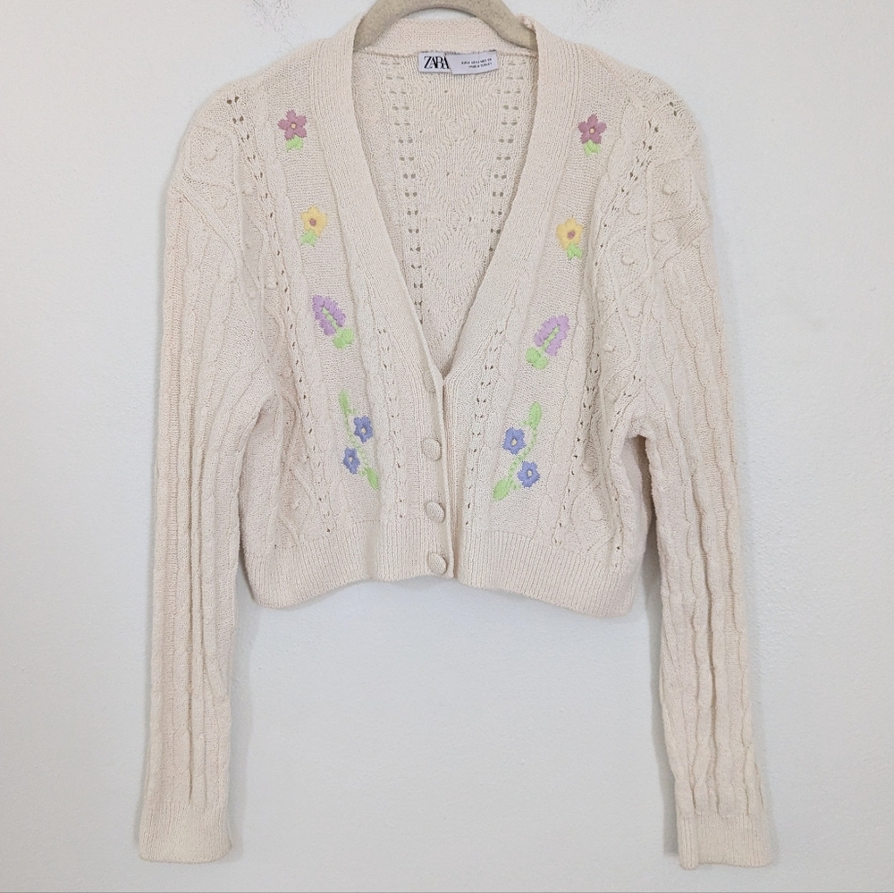 Zara Cable Knit Flower Embroidered Crop Length V Neck Cardigan White Medium M
